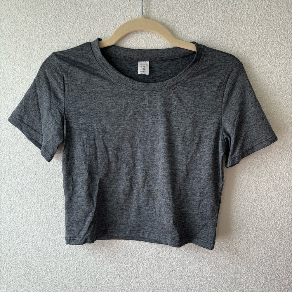 Short sleeve grey crop top